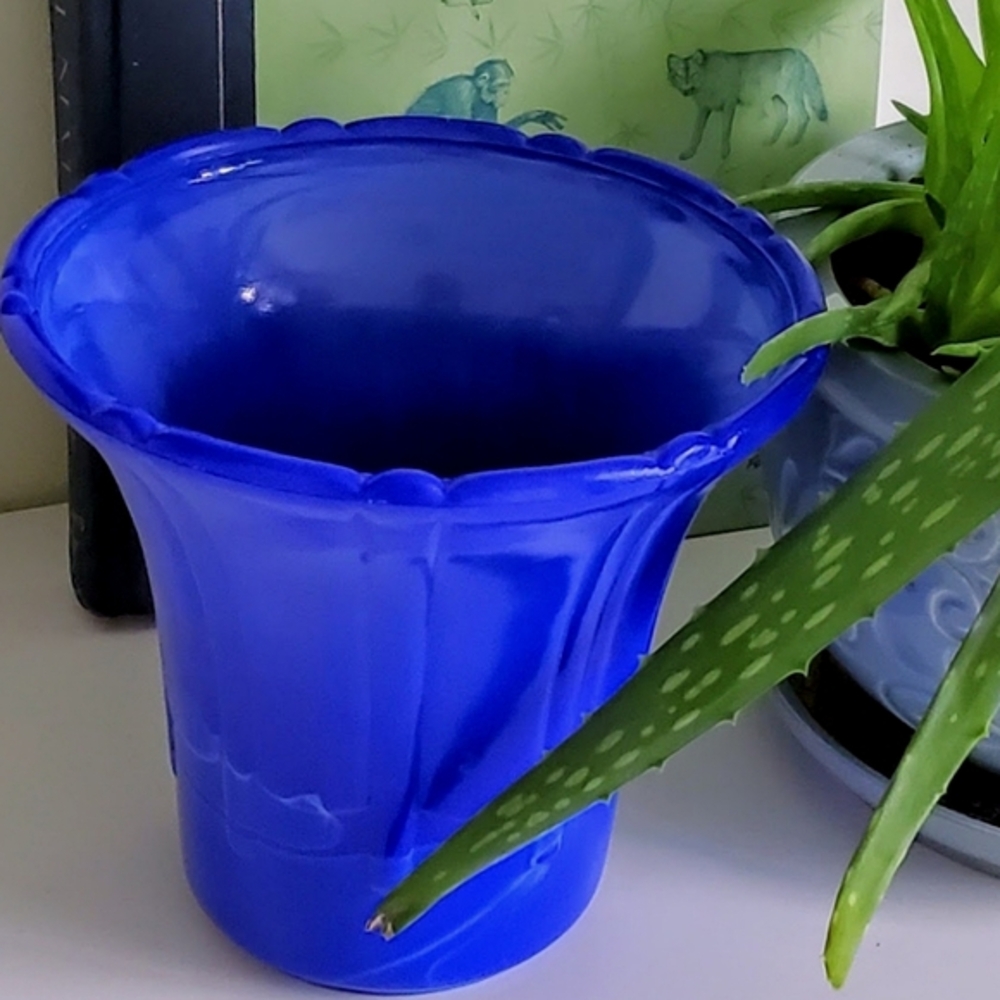 VINTAGE AKRO AGATE LAPIS BLUE RIBS and FLUTES FLOWER POT LARGE